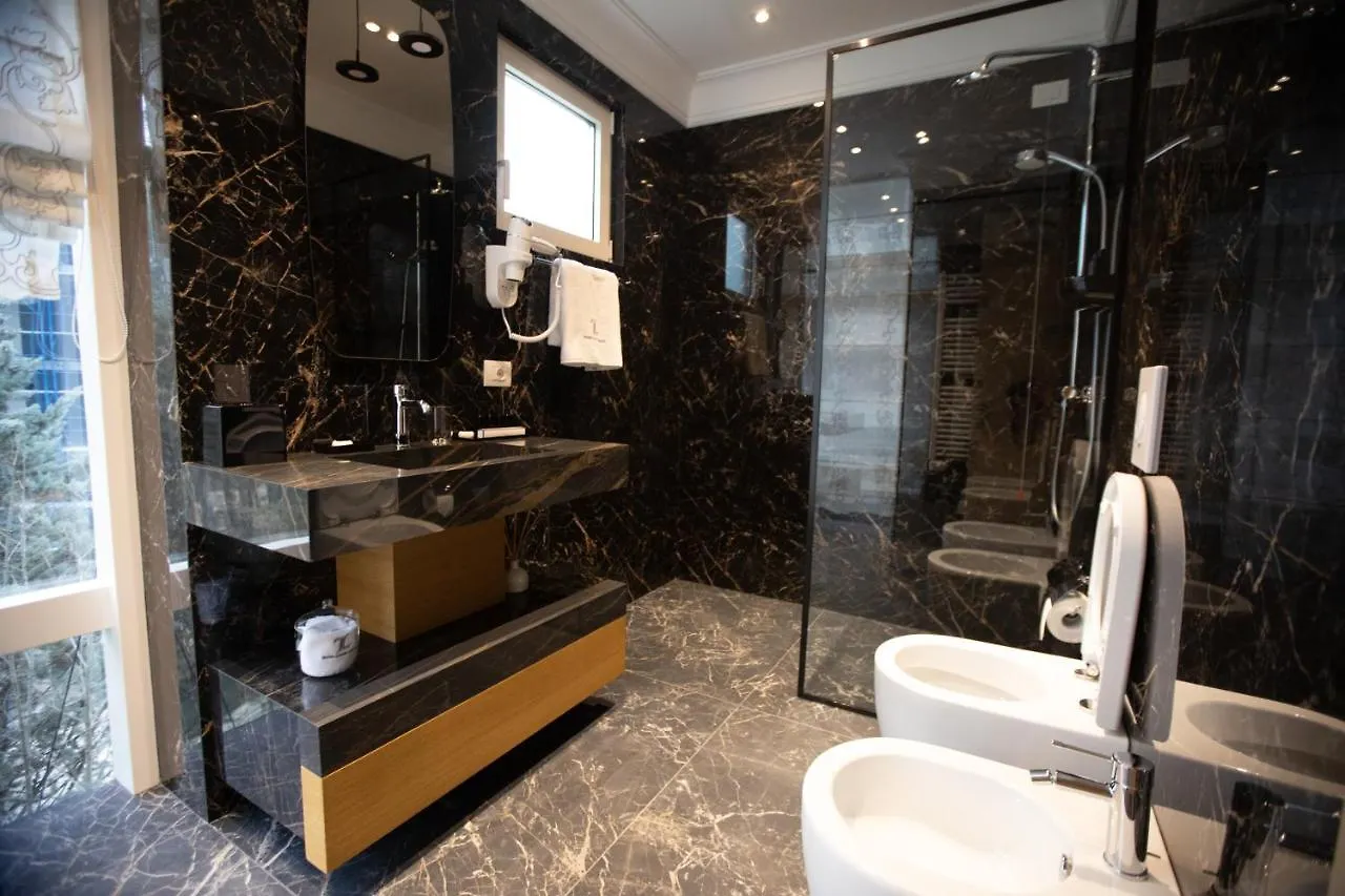 Seven Luxury Suites Tirana